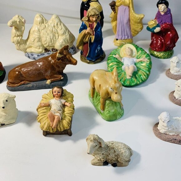 Vintage Christmas Nativity Figures Lot Various Sizes & Materials Hand Painted - Picture 4 of 11